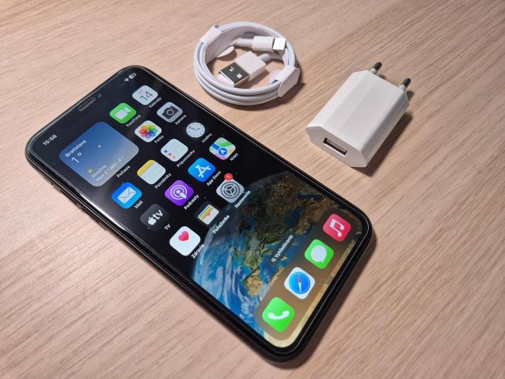 ✅ Apple iPhone XR 64GB