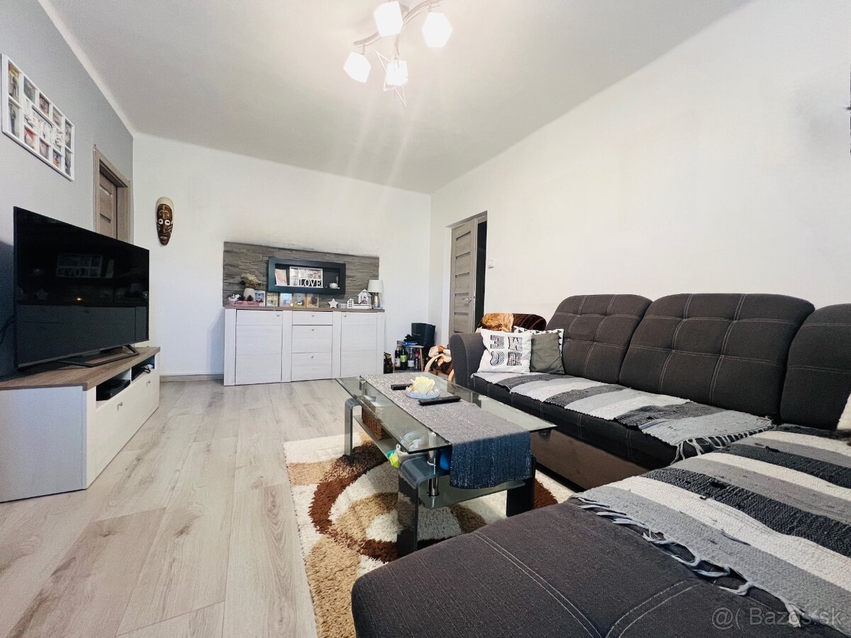 Predáme zrekonšt.3 izbový byt v Brezne,balkón,62m2,Nálepkova