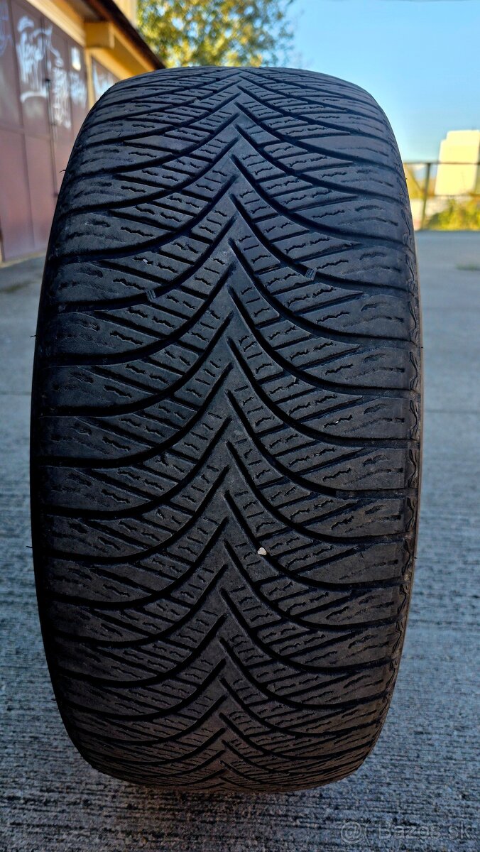 Predám pneumatiky Goodride 245/45 R19 celorocne