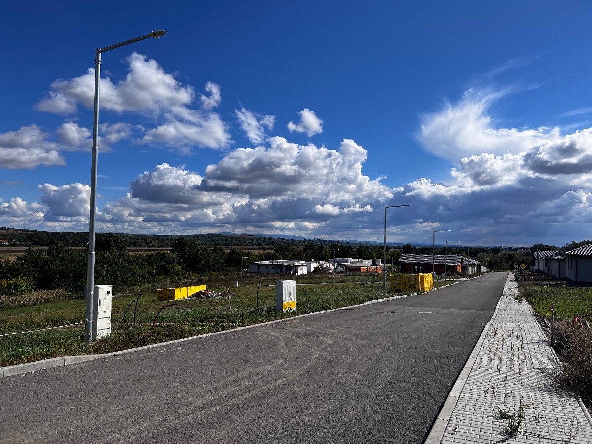 Stavebný pozemok v novovybudovanej lokalite -Kalinčiakovo