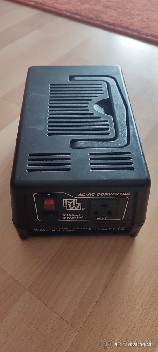 Menič napätia 230V/110V