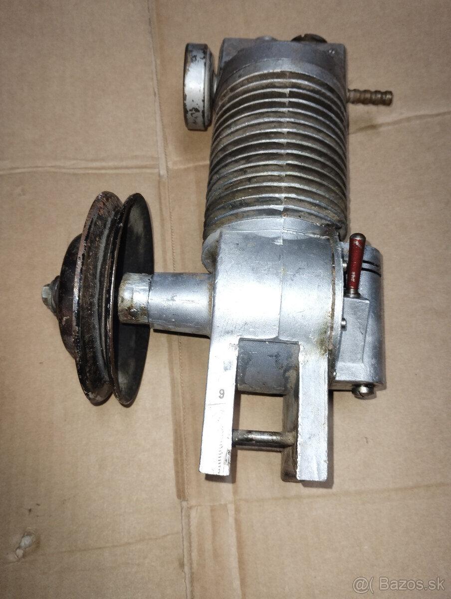 Škoda Octavia,1000 MB:prídavný kompresor na fúkanie pneu