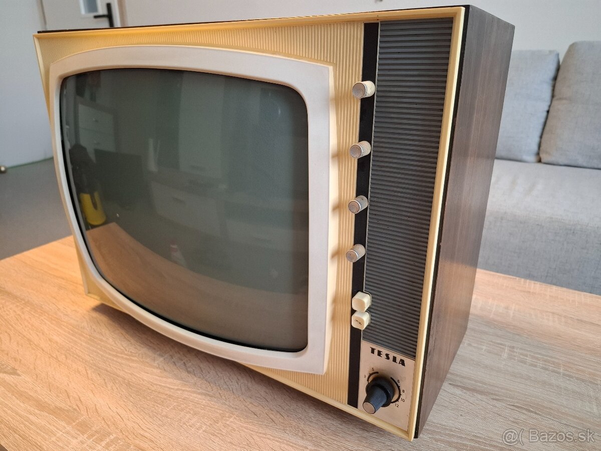 Tesla karolina 4123U