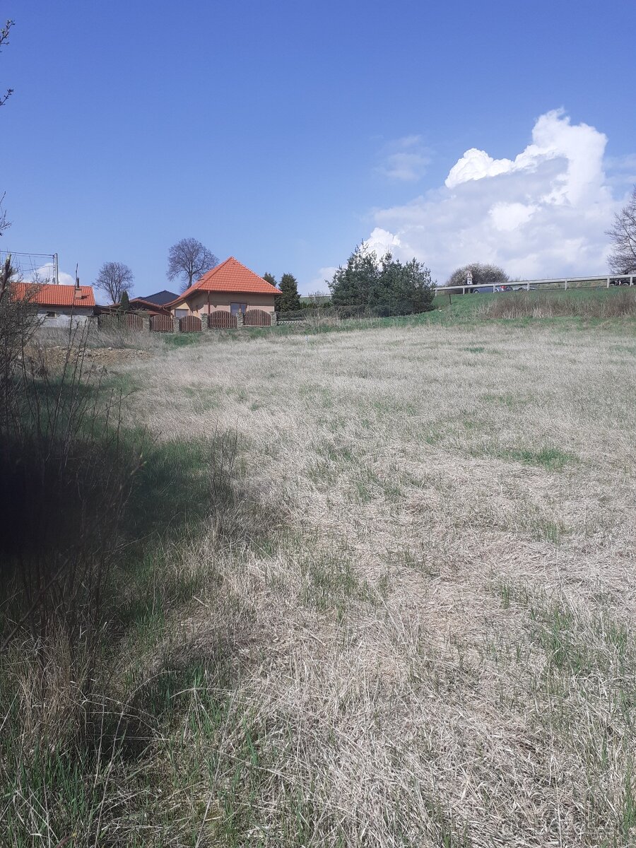 Exkluzívne ponúkame na predaj pozemok v obci Hôrka pri Popra