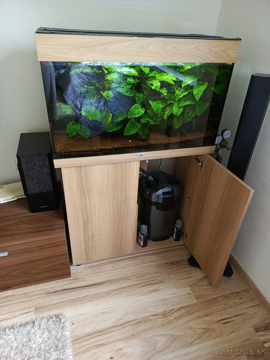 Akvárium Juwel 125L so skrinkou a externým filtrom Tetra