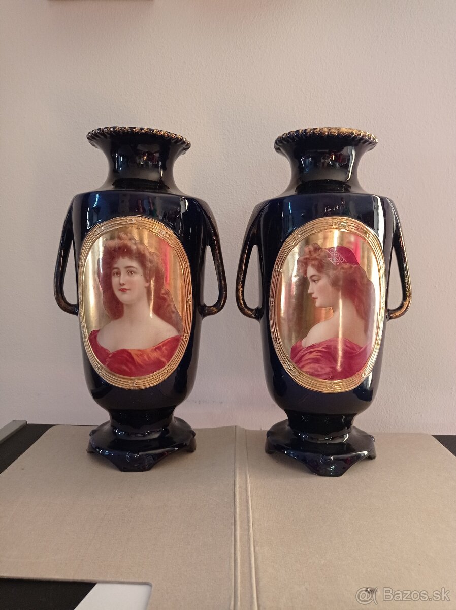 2 porcelánové vázy zn. JS Austria 1854, vysoké 35 cm