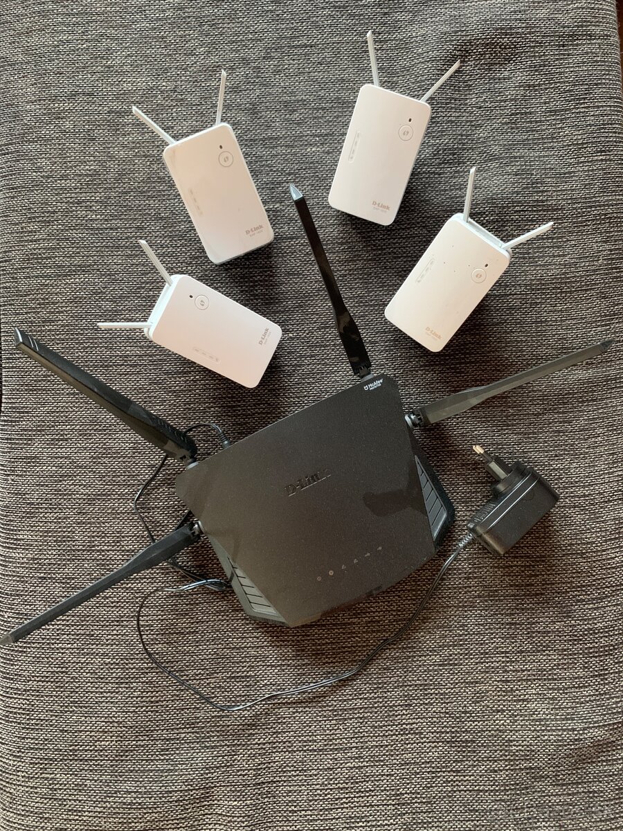 predám router a extendery