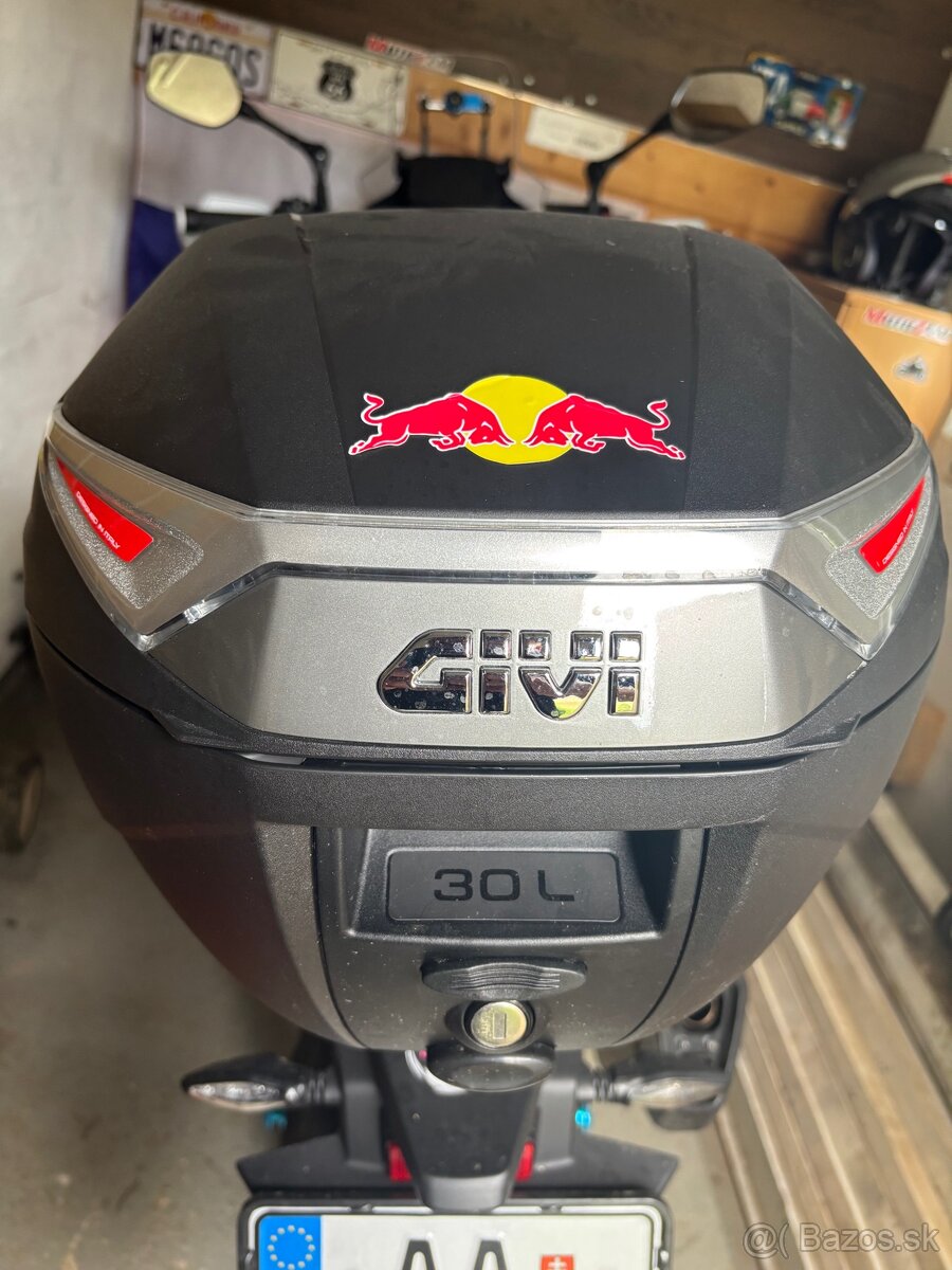 Predam givi kufor