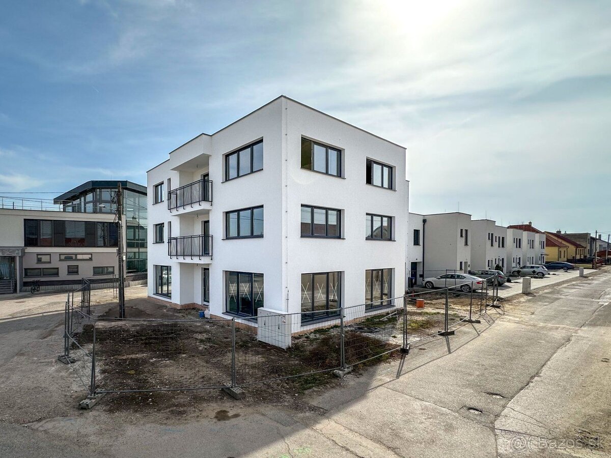Novovybudovaný bytový dom s bytmi a polyfunkciou na predaj