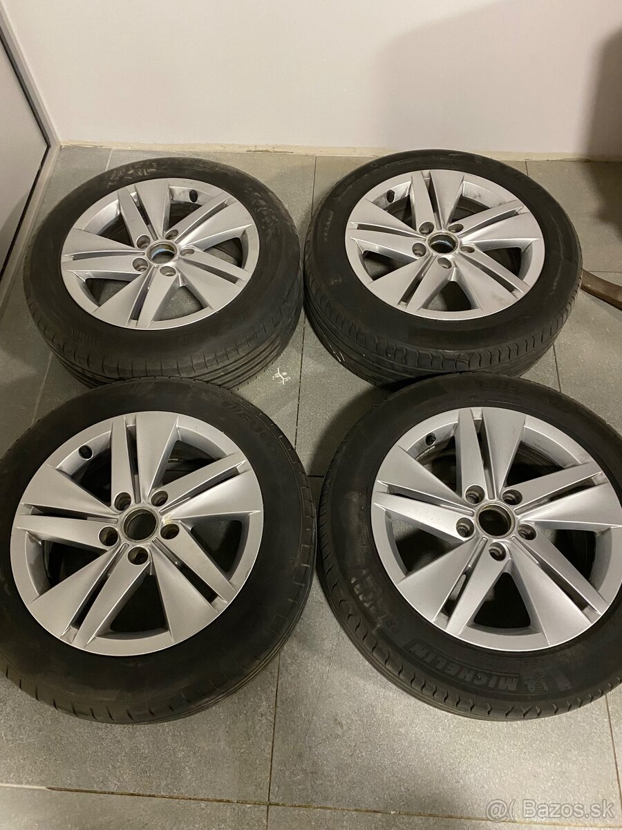 Predám elektróny golf 8 R16 205/55 ET48