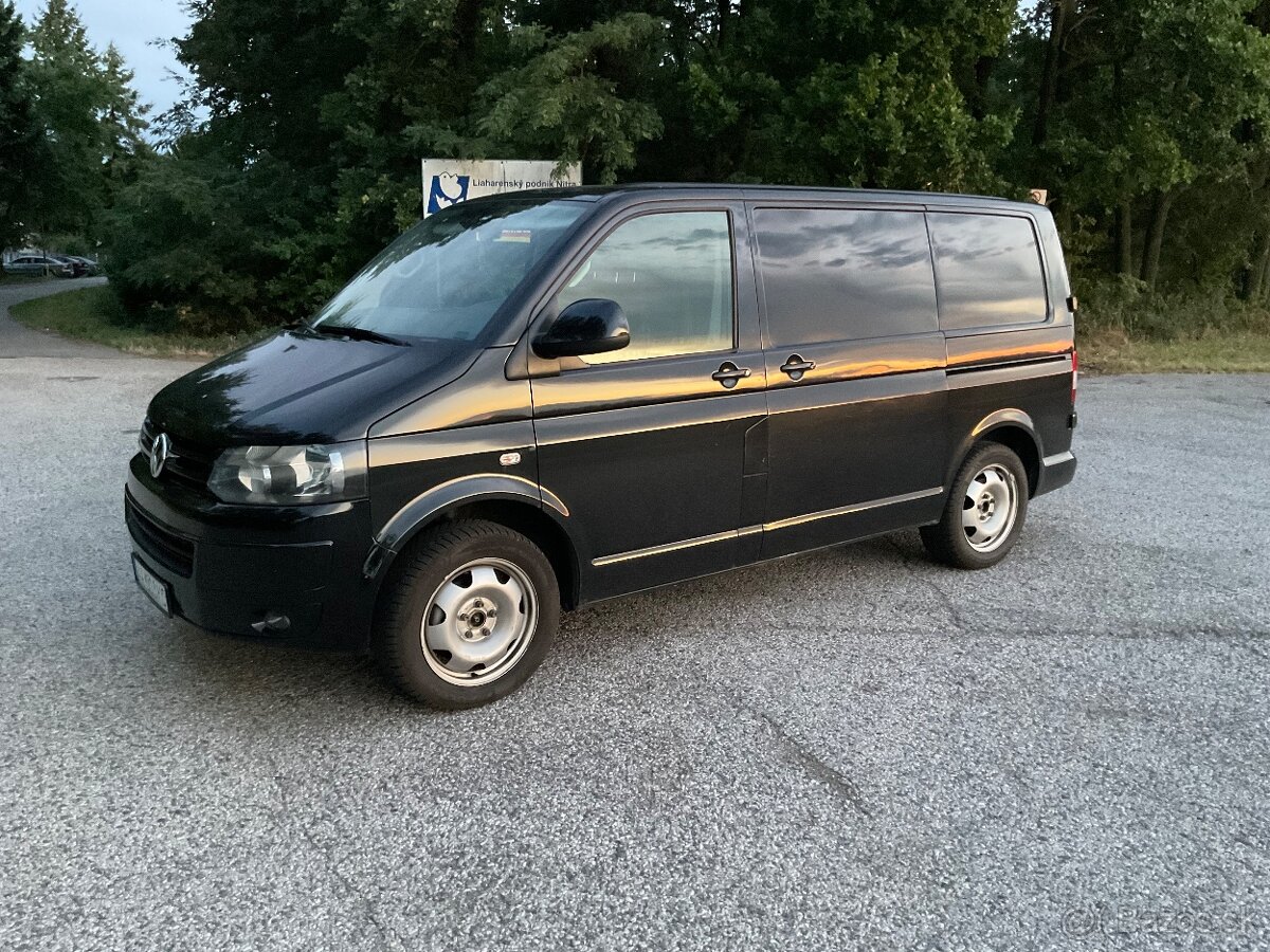 VW T5 2.0 103 kW Lift Transportér