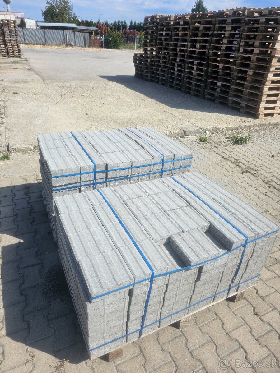 Premac dlažba drážková 20x20x6