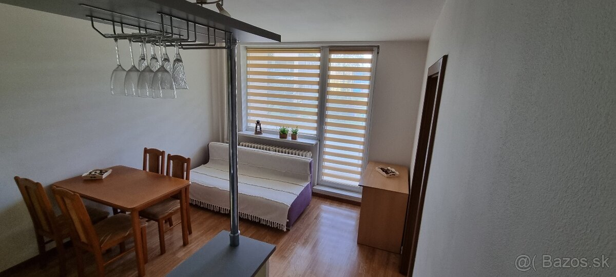 NA PRENÁJOM, 1,5-izbový kompletne zariadený byt pri centre
