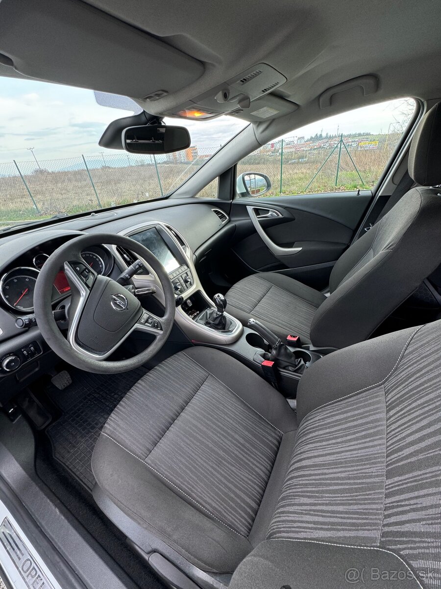 Opel Astra 2010
