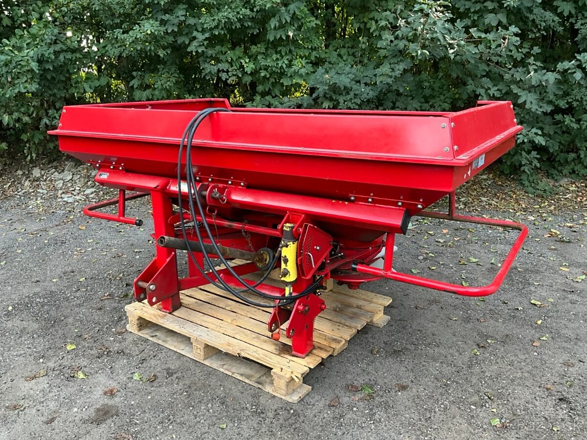 1200L Nizozemské rozmetadlo LELY CENTERLINER SL