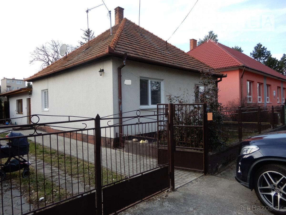 Rodinný dom, 97 m2 altánok, Čierne Kľačany, okr. Zlaté Morav