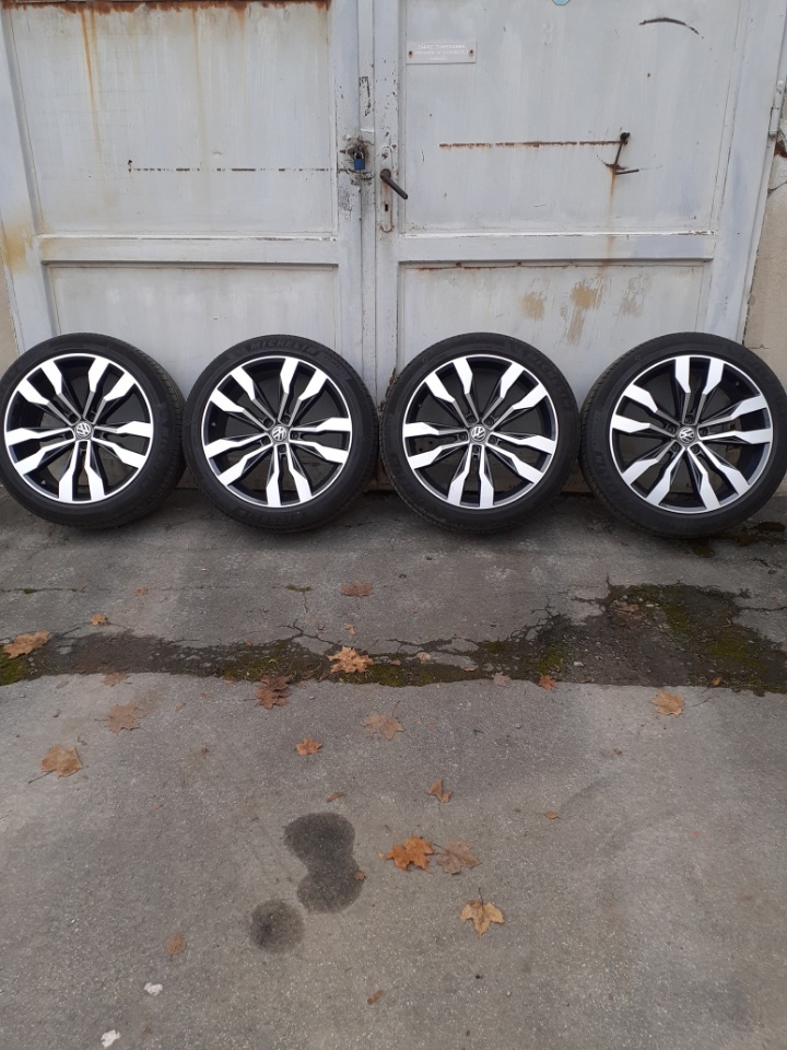 Disky s penuamtikami 235/45R20