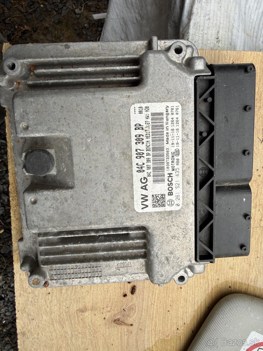 Riadiaca jednotka motora (ECU) – VW AG / Bosch