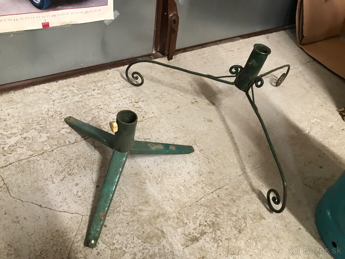 stojany na vianočný stromček