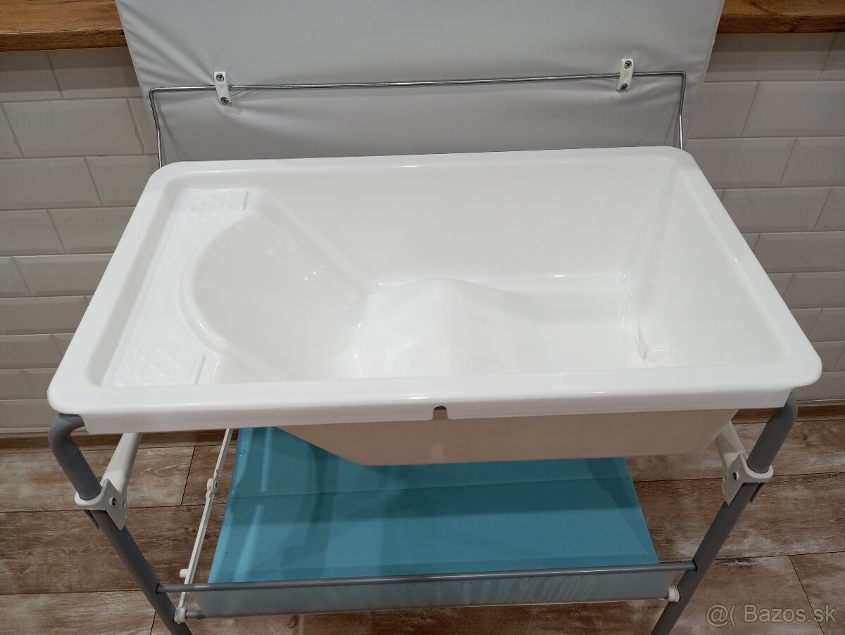 Prebalovaci pult s vaničkou
