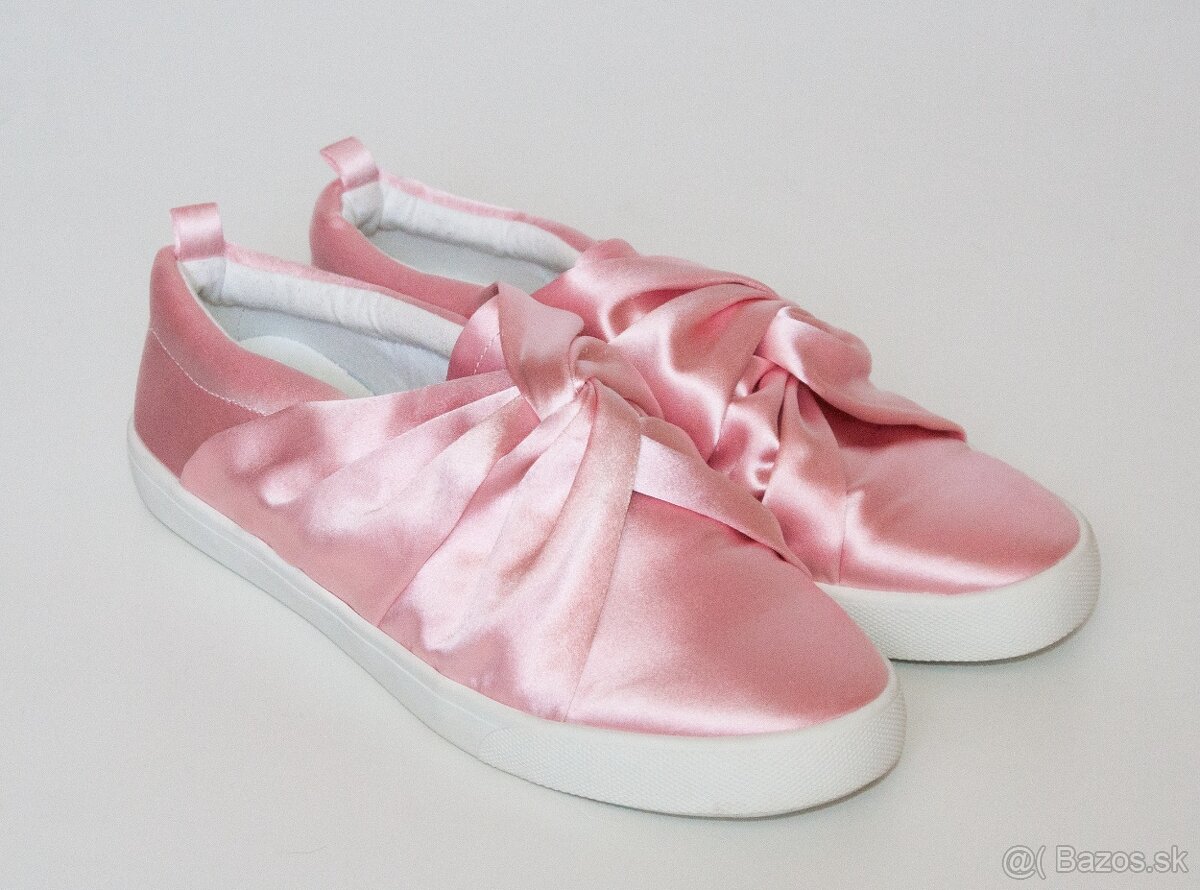 Saténové tenisky Slip On vel. 37