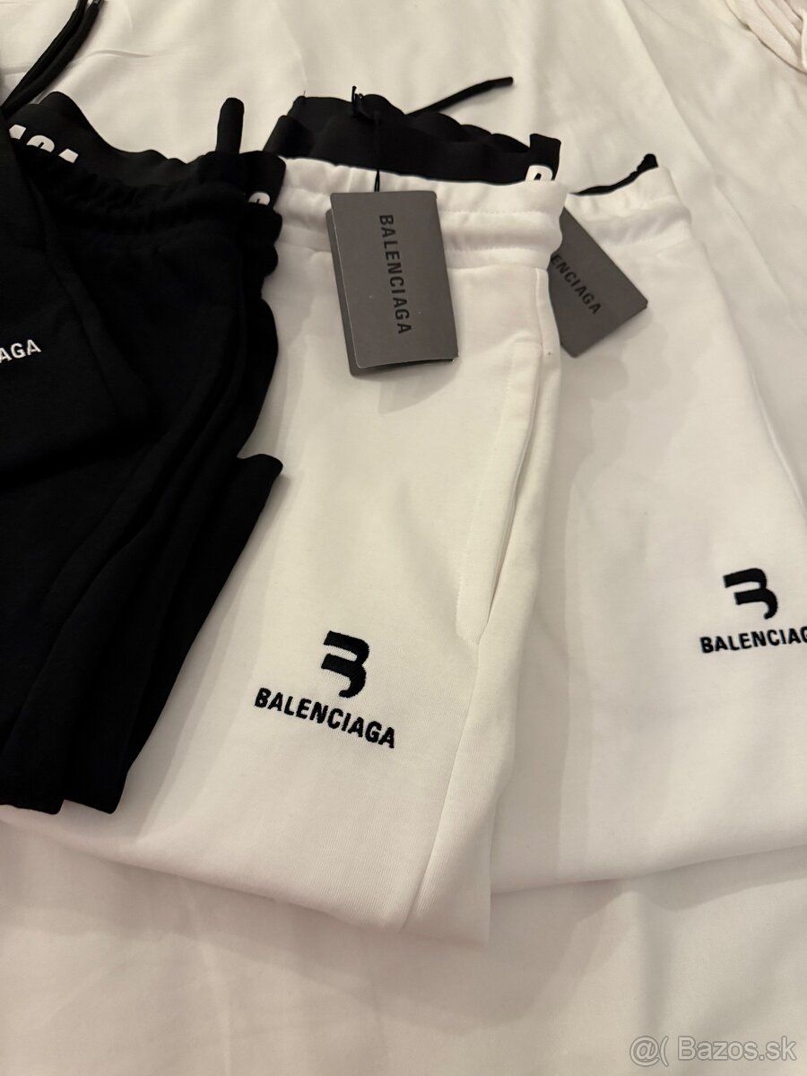 Krátke nohavice Balenc.