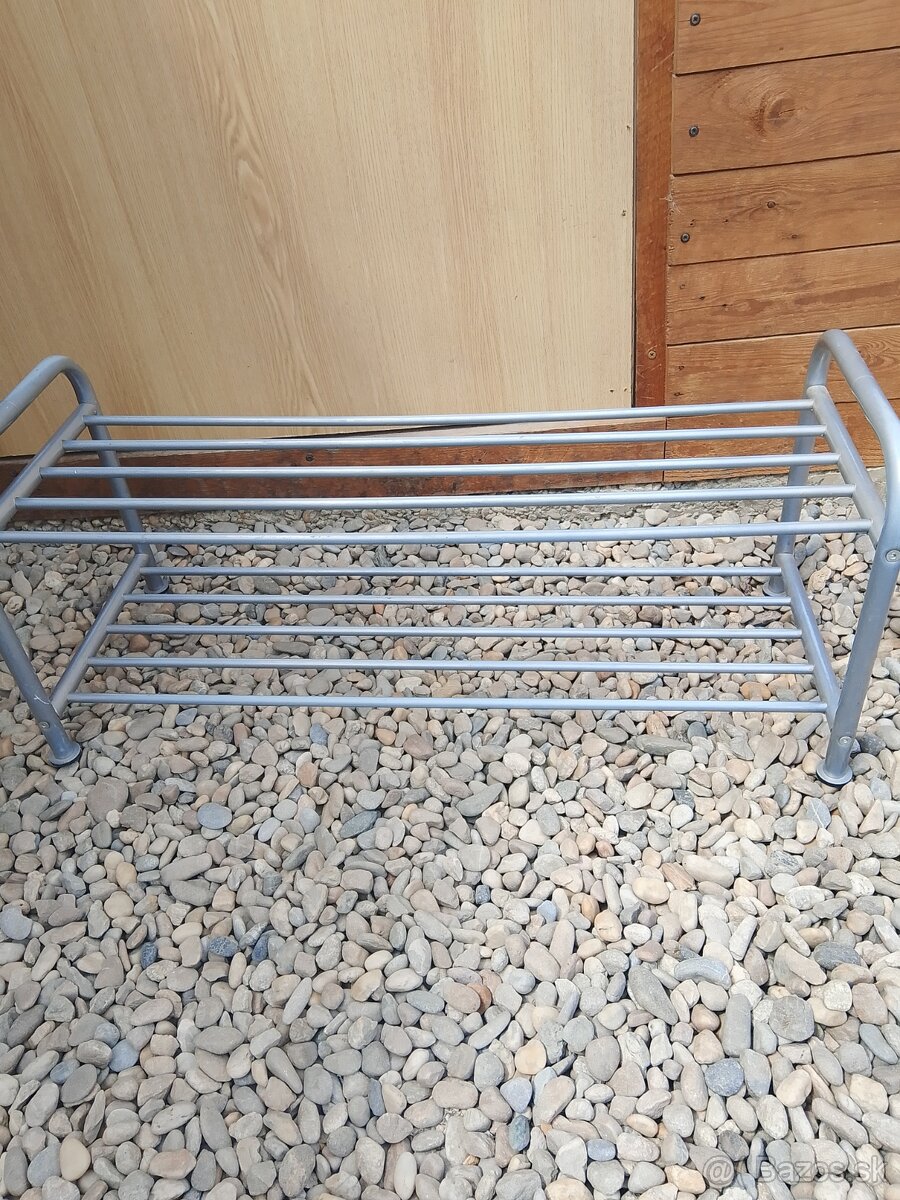 Botník, vešiak