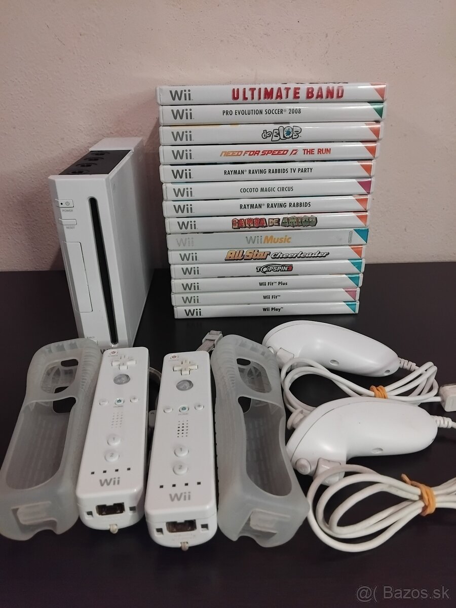 Nintendo Wii Konzola + 2 ovládače + 14 hier