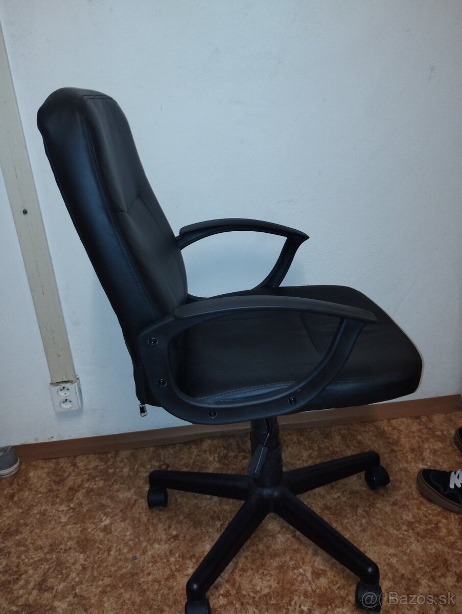 Počítačová stolička