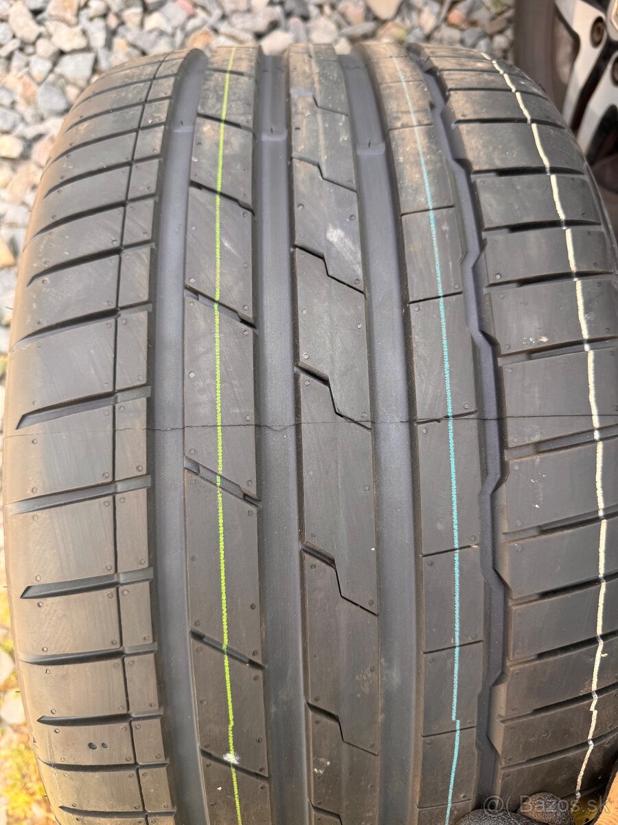 285/30/22 AUDI RS6 RS7 285/30 R22 NOVE LETNE PNEU