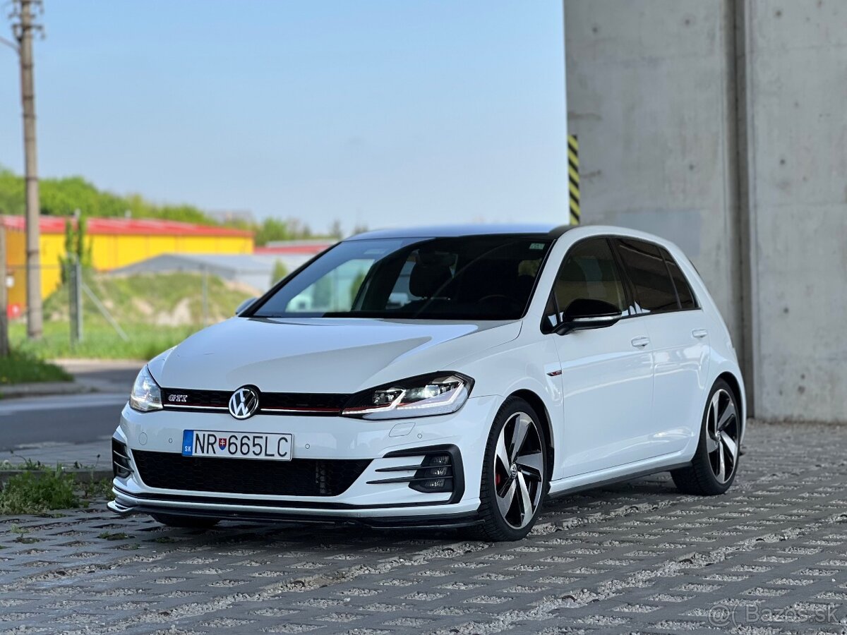 Volkswagen Golf GTI