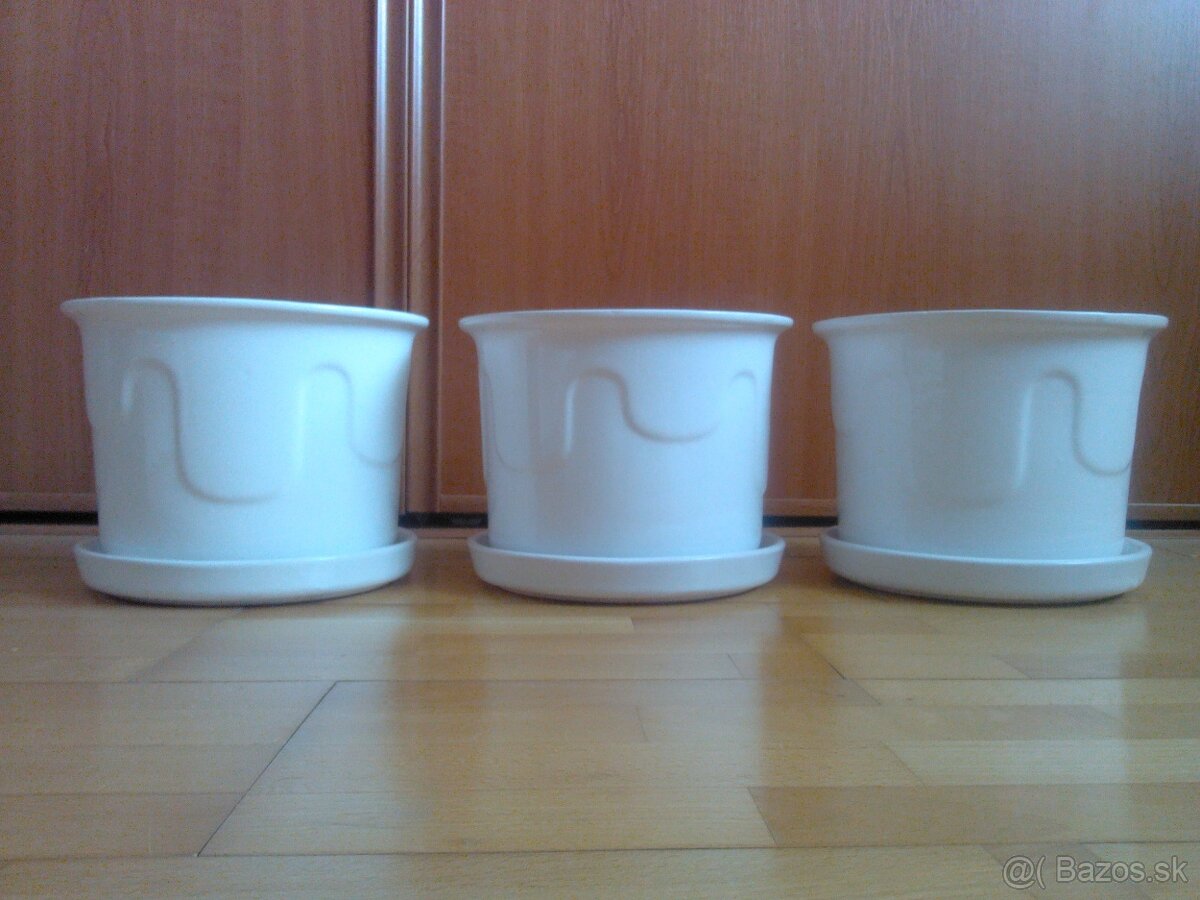 NOVÉ RETRO PORCELÁNOVÉ GLAZOVANÉ KVETINÁČE