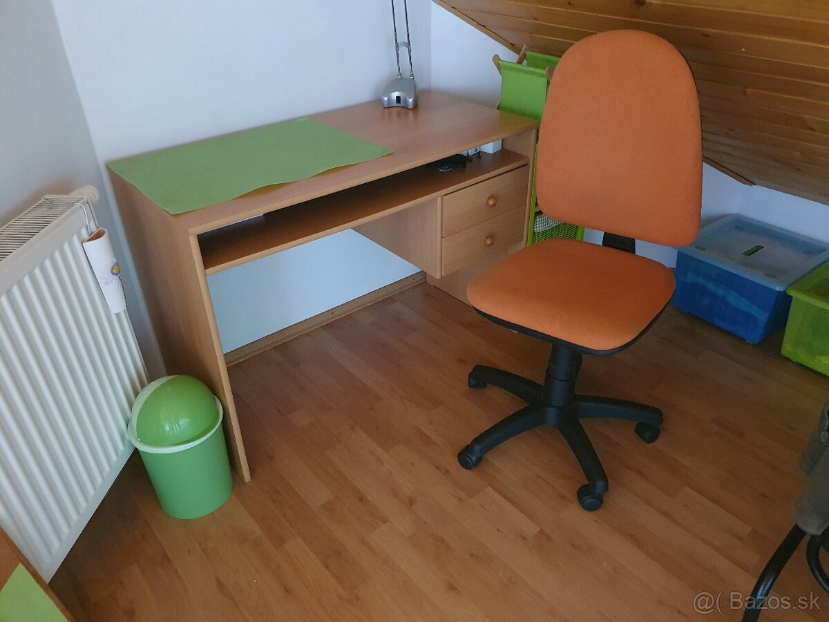 Písací stolík