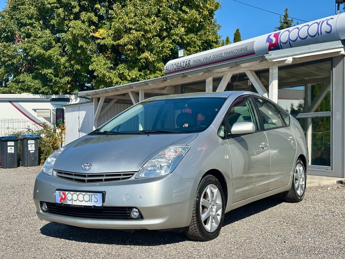 Toyota Prius HYBRID 1,5 1.MAJITEĽ