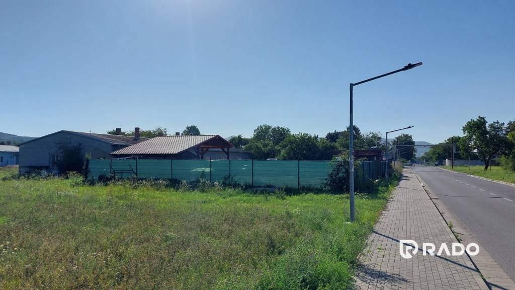 RADO | Pozemok na halu, sklad - 3351 m2 - Trenčín, Biskupice