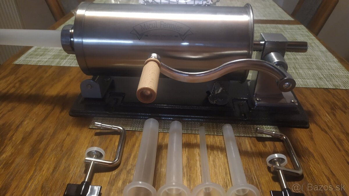 Plnička na klobásy-narážačka