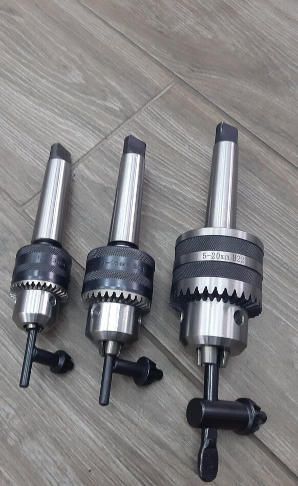 Vŕtacie skľučovadlo s tŕňom