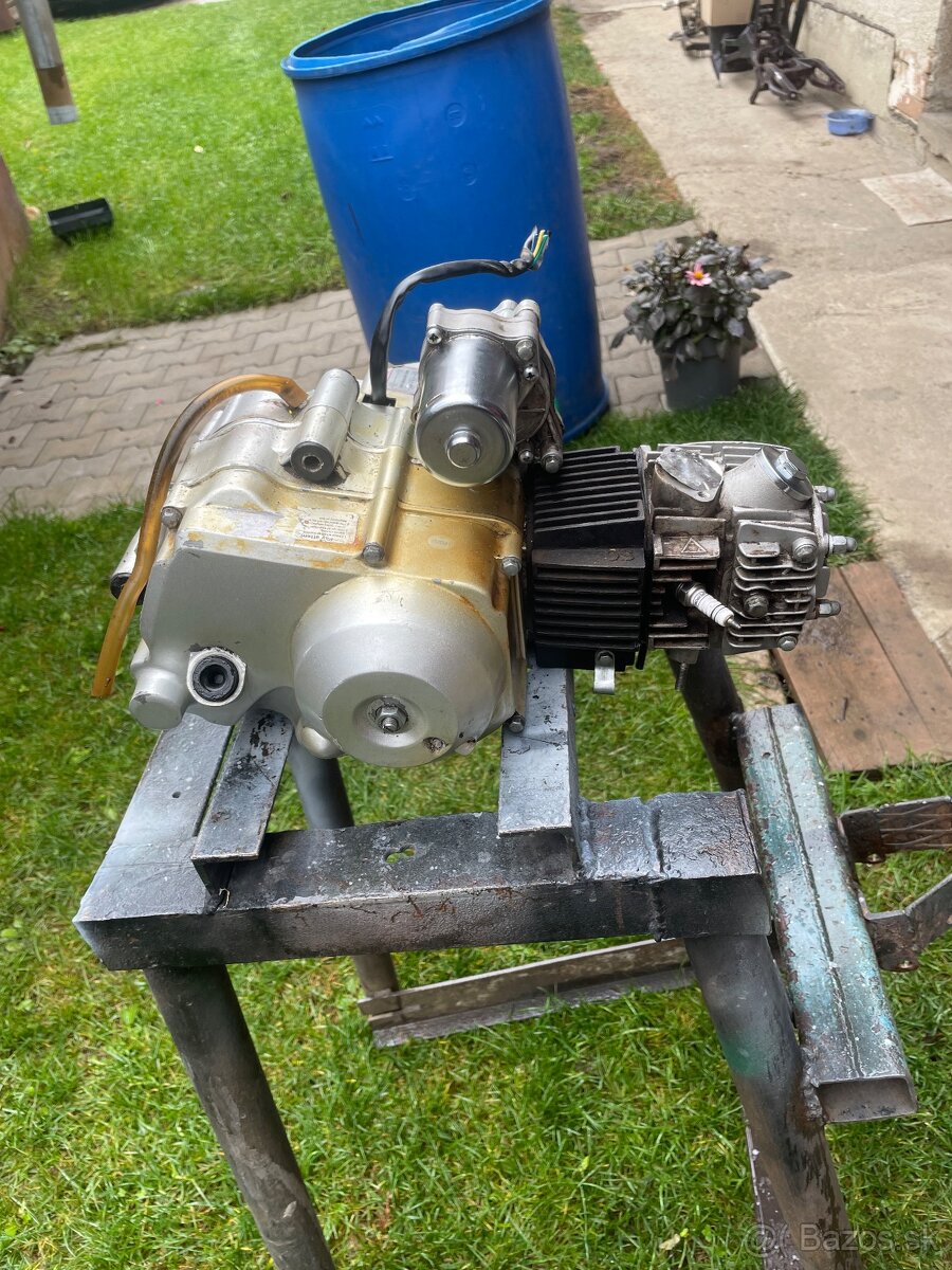 motor 110cc štvorkolka atv