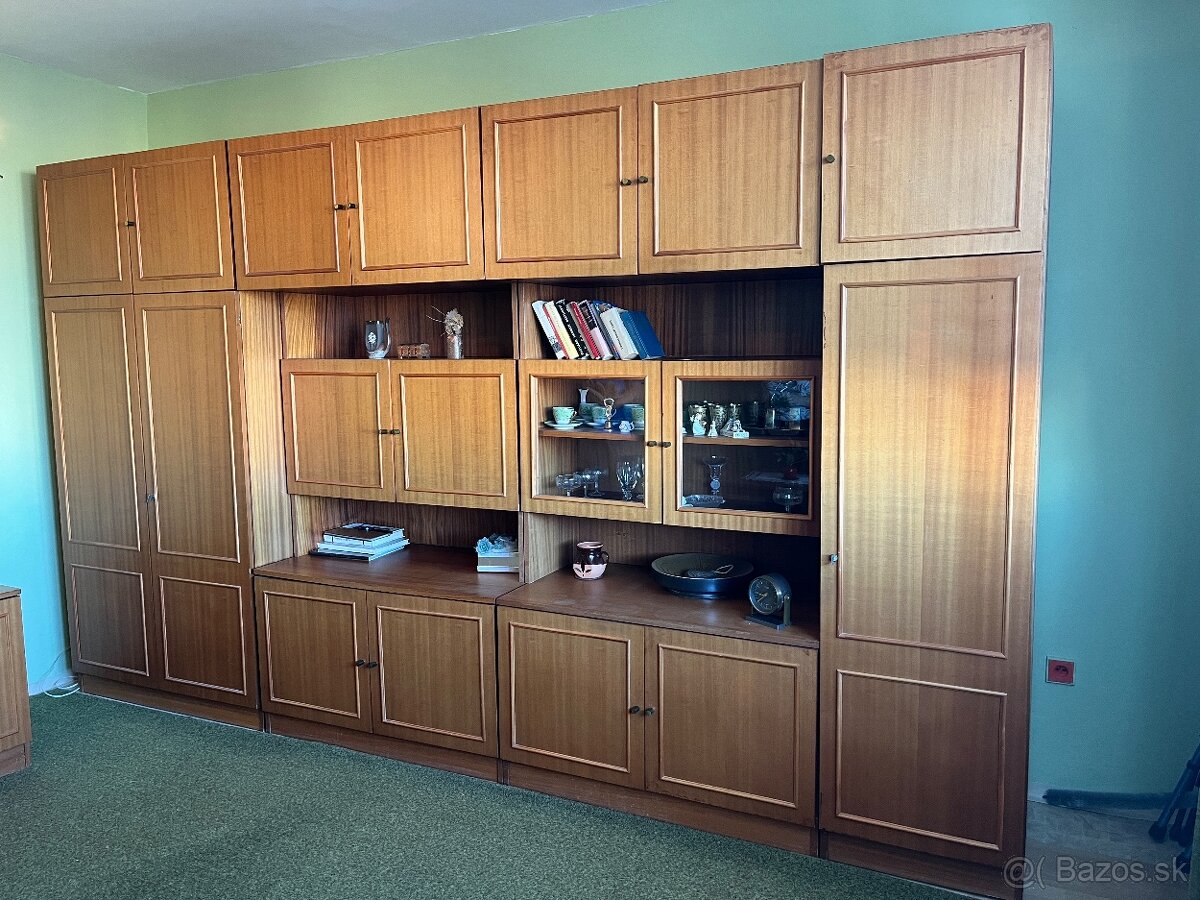 DARUJEM ZA ODVOZ - nabytok a dvere