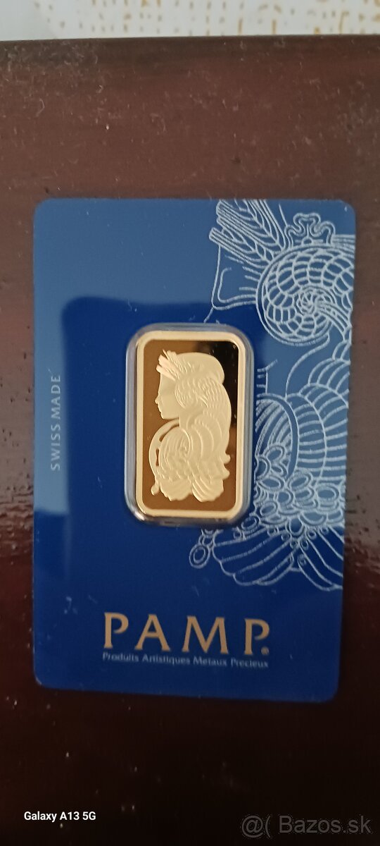 Zlatá tehlička pamp