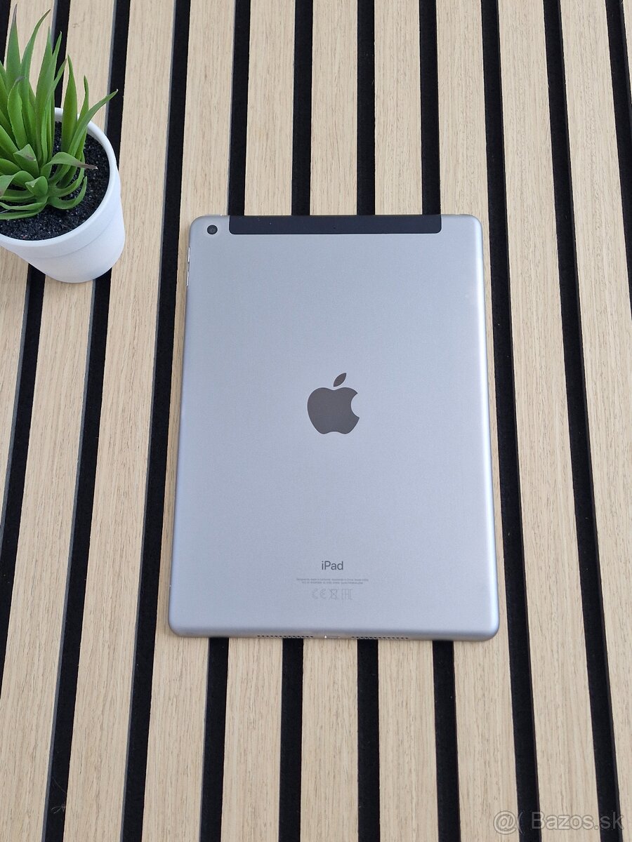Apple iPad 2018 (6th gen) 32GB Cellular Šedý