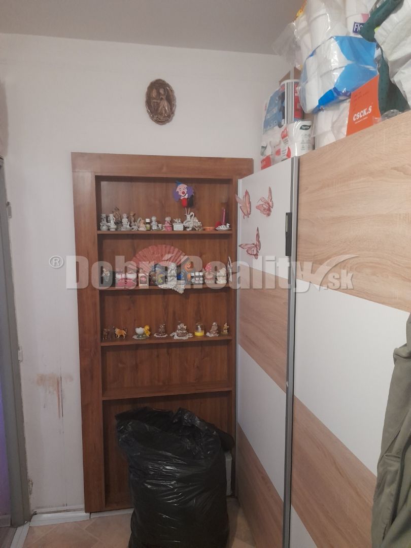 "REZERVOVANÉ" Predaj 3izb.byt v centre Želiezoviec