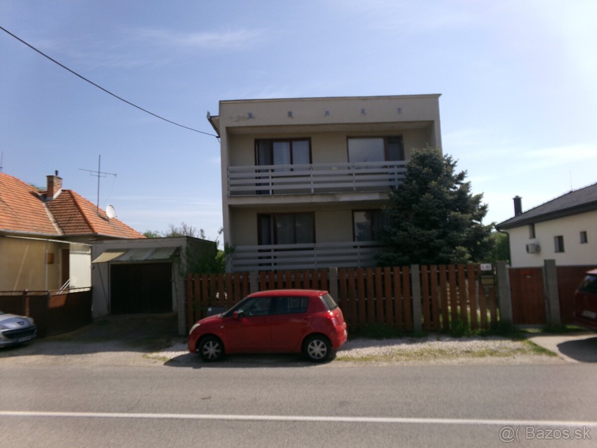 Na predaj 4iz.rodinný dom Veľké Vozokany
