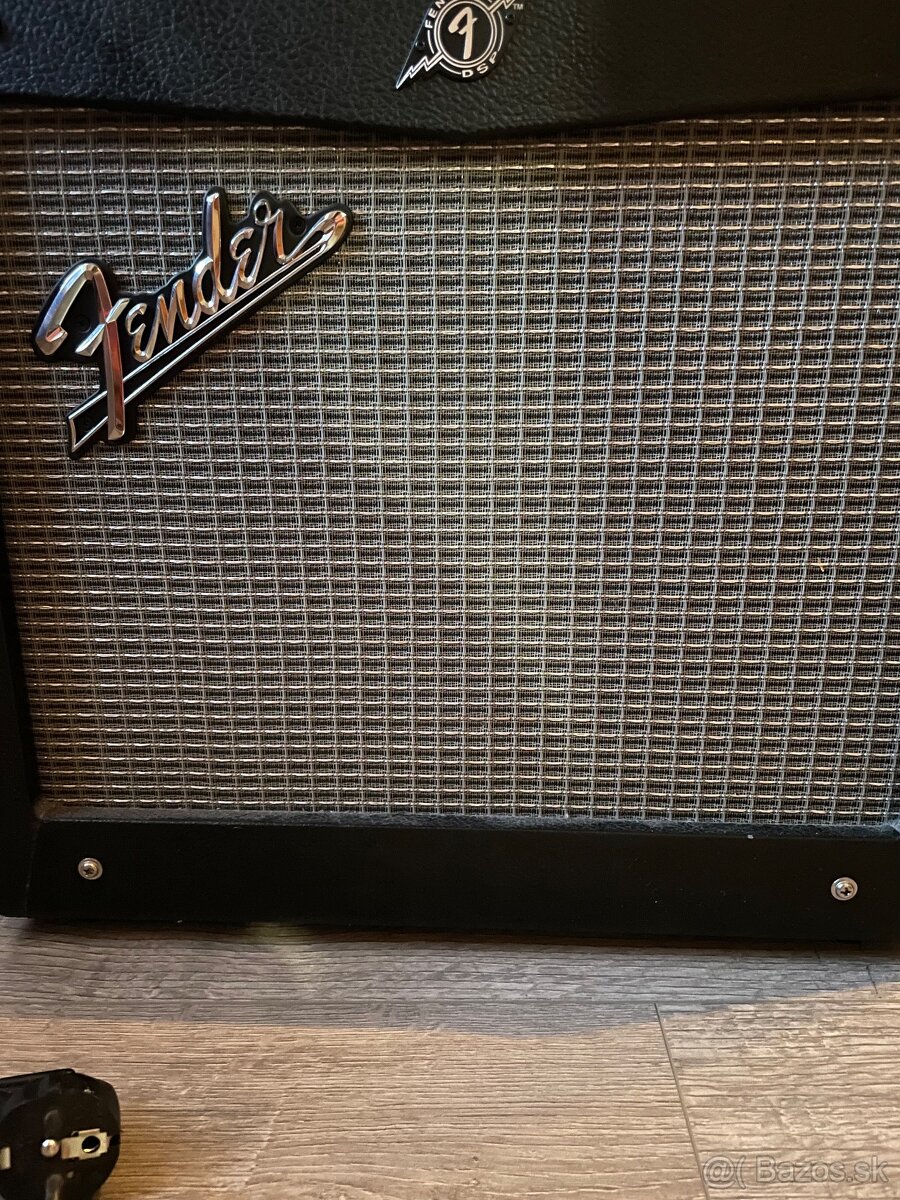 Predám fender malo používanú gitarové kombo