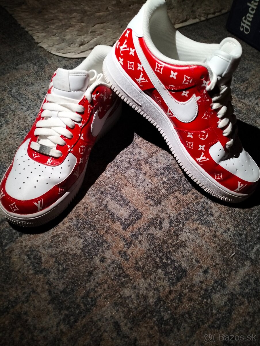 Nike Air Force 1