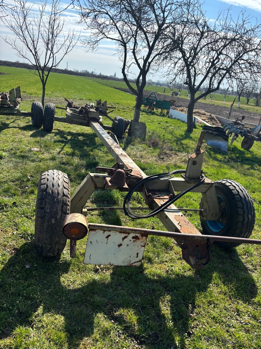 Kombajnovy podvozok