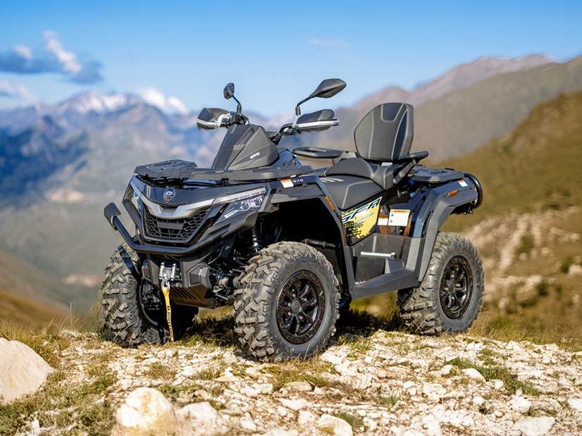 QJ MOTOR SFA 1000- Čierna
