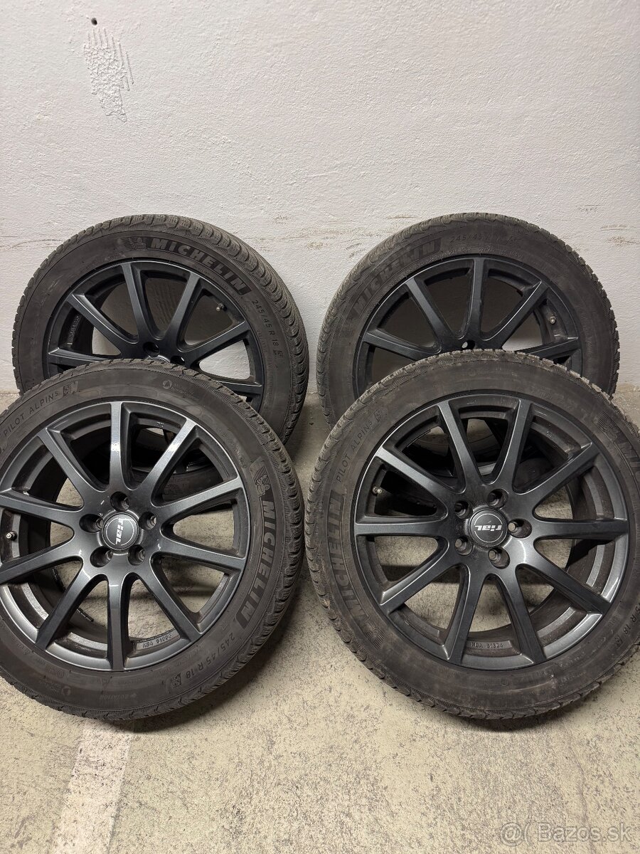 245/45R18
