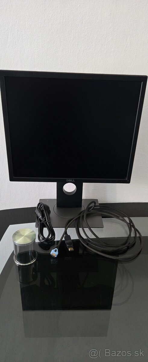 Predam 19" LCD monitor Dell P1917Sf