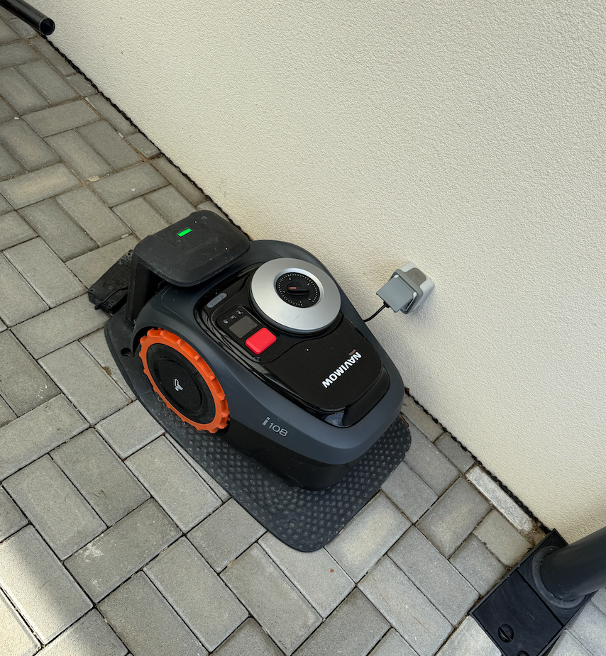 Robotická kosacka Segway Navimow i108E nevyuzita